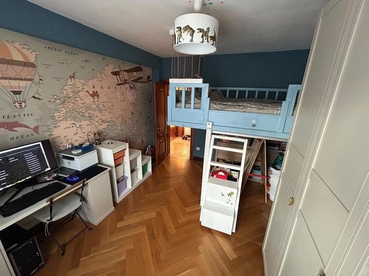 Apartament cu 3 camere decomandat în Central