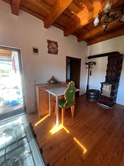 Casă cu 4 camere în Cornești