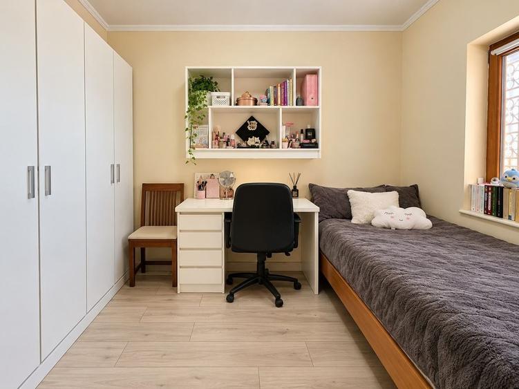 Apartament cu 4 camere decomandat, mobilat în Casa de Cultură