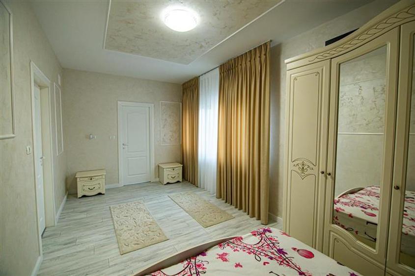 Casă individuală cu 5 camere cu Canalizare în Periferie