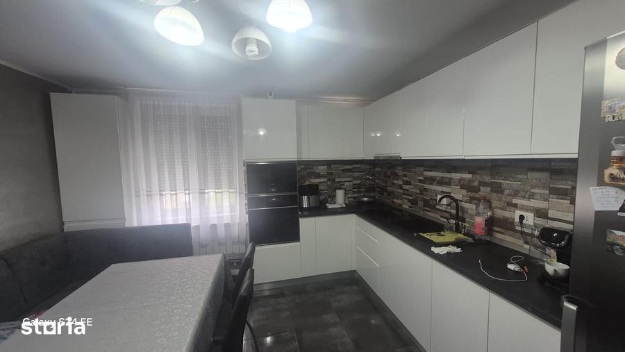 Apartament cu 3 camere în Precista