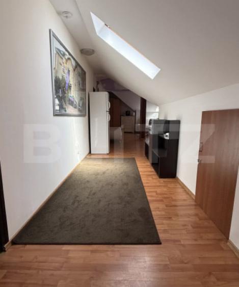 Apartament cu 5 camere decomandat în Central