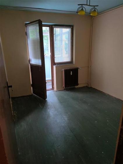 Apartament cu 3 camere semidecomandat în Brâncoveanu