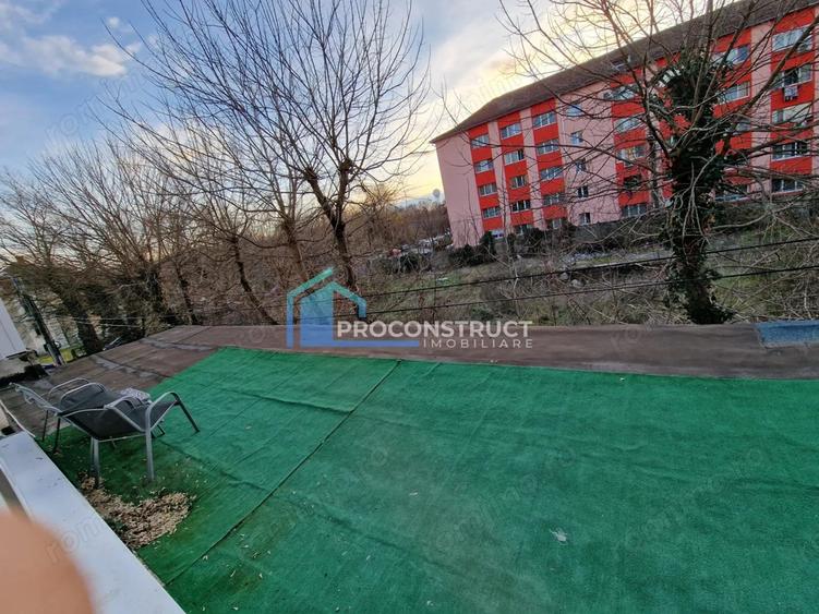 Apartament cu 5 camere nedecomandat, mobilat în UMT