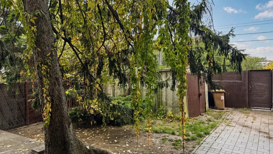 Casă cu 5 camere cu Teren 250 Mp în Tunari