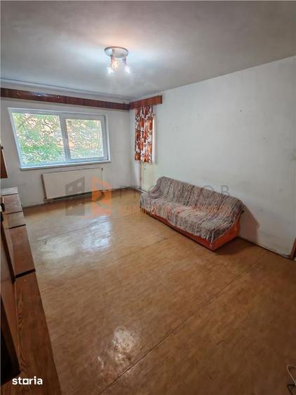Apartament cu 2 camere decomandat, mobilat în Unirii Sud