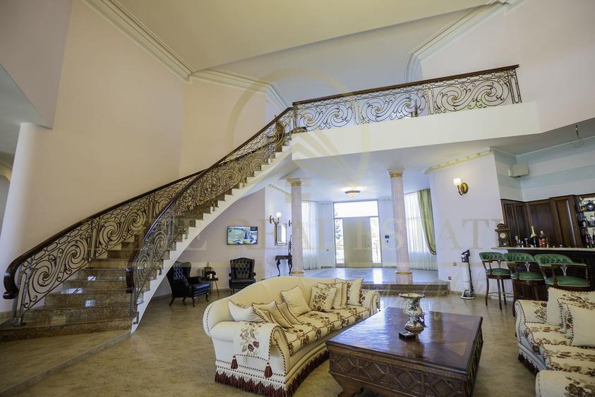 Casă individuală cu 11 camere cu Canalizare în Tomis Plus