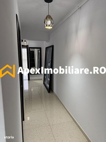 Apartament cu 4 camere decomandat în Titan