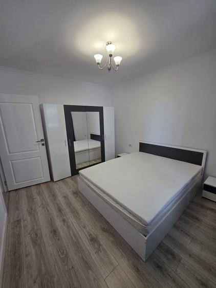 Apartament cu 3 camere decomandat în Florești