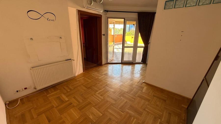Casă individuală cu 10 camere cu Canalizare în Floreasca