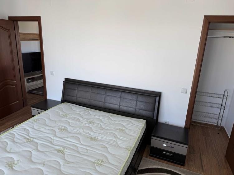 Apartament cu 3 camere semidecomandat în Exterior Vest