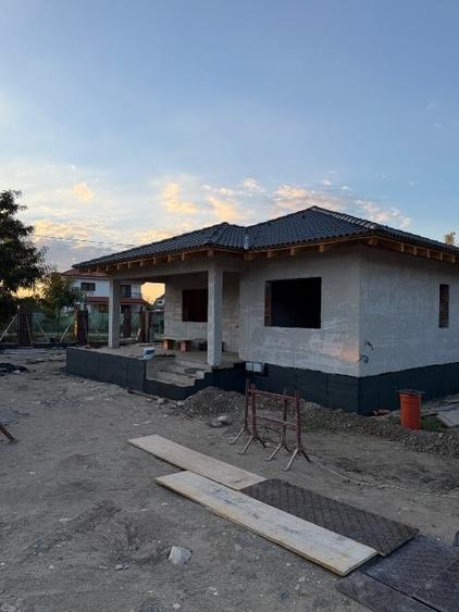 Casă individuală cu 4 camere cu Teren 508 Mp în Primăverii