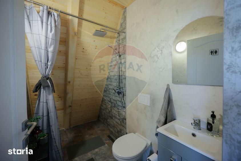 Casă cu 4 camere cu Teren 1003 Mp în Saca