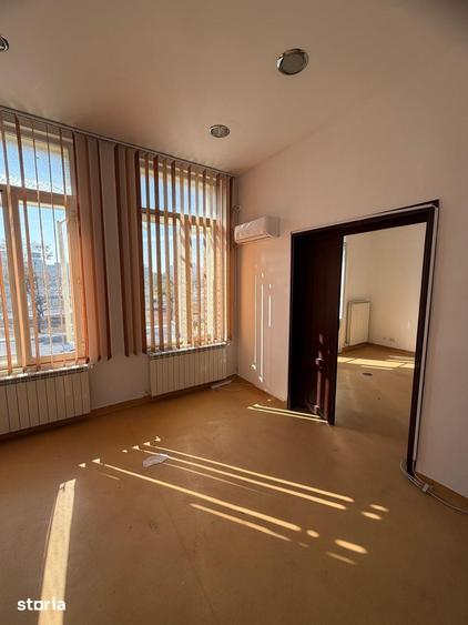 Apartament cu 5 camere în Centrul Istoric