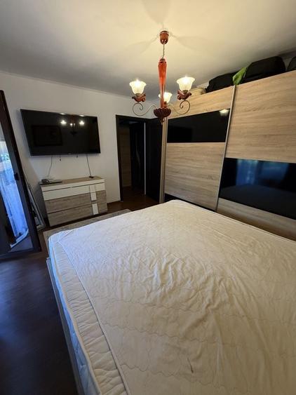 Apartament cu 4 camere decomandat în Soarelui