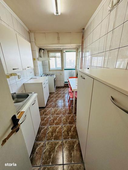 Apartament cu 3 camere decomandat în Colentina