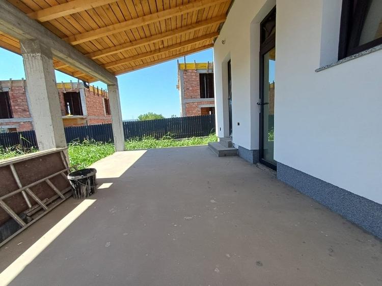 Casă individuală cu 4 camere cu Teren 430 Mp în Valea Adâncă
