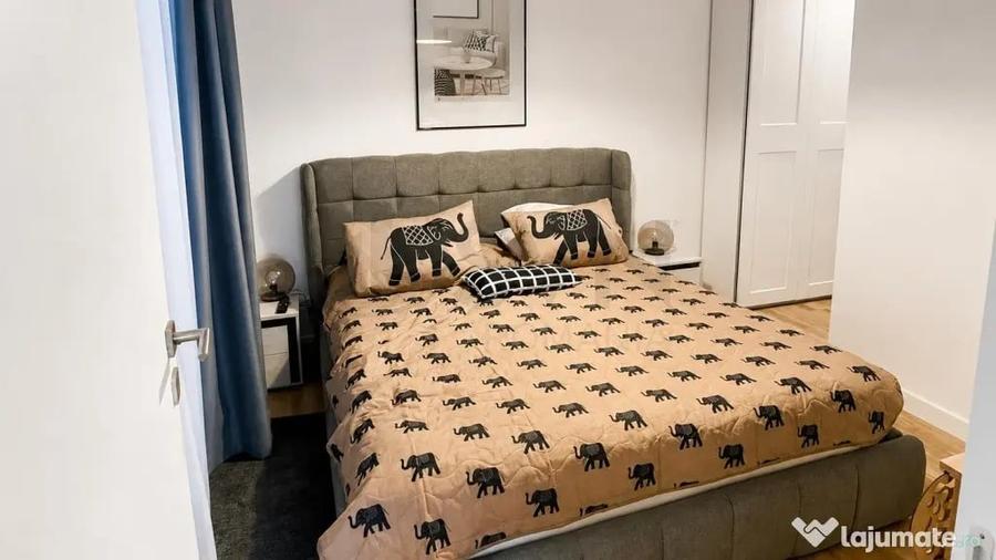 Apartament cu 3 camere decomandat în Central