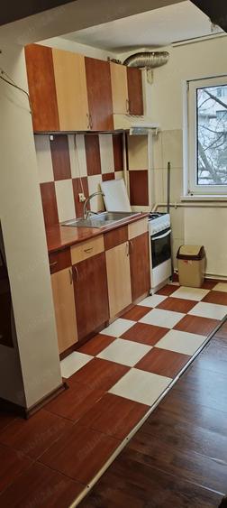 Apartament cu 2 camere semidecomandat în Unirii Centru