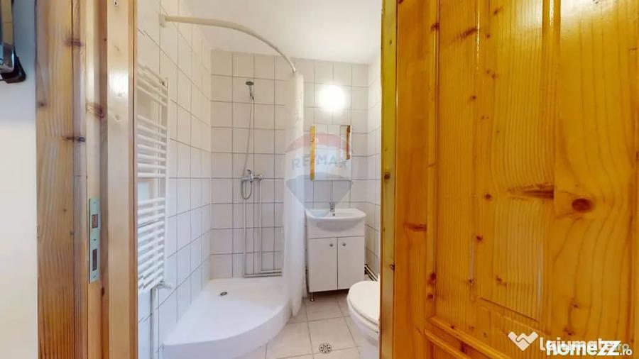 Casă cu 7 camere cu Teren 986 Mp în Plaiul Foii