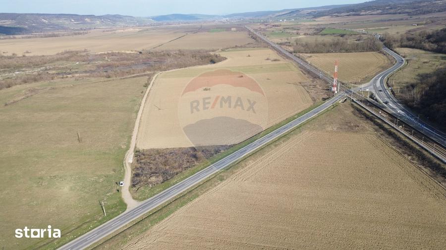 Teren de 19319 mp, în Laslea