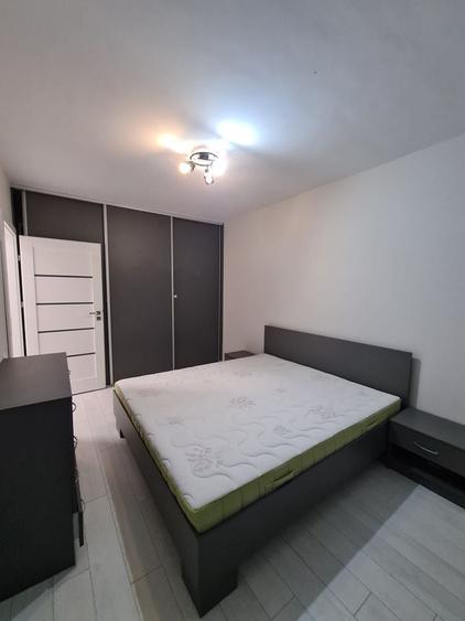 Apartament cu 3 camere decomandat în Florești