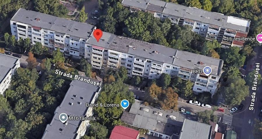Apartament cu 3 camere semidecomandat în Micro 16