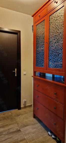 Apartament cu 3 camere semidecomandat în 1 Mai