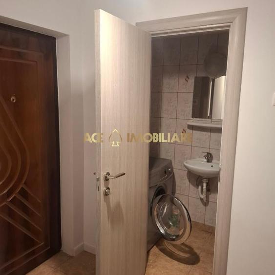 Apartament cu 3 camere semidecomandat, mobilat în Baba Novac