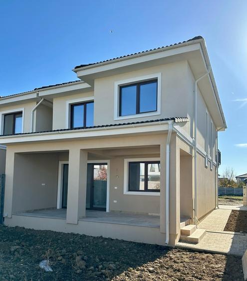 Casă individuală cu 5 camere cu Teren 280 Mp în Chișoda