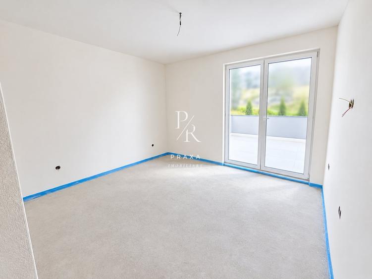 Apartament cu 3 camere decomandat în Florești