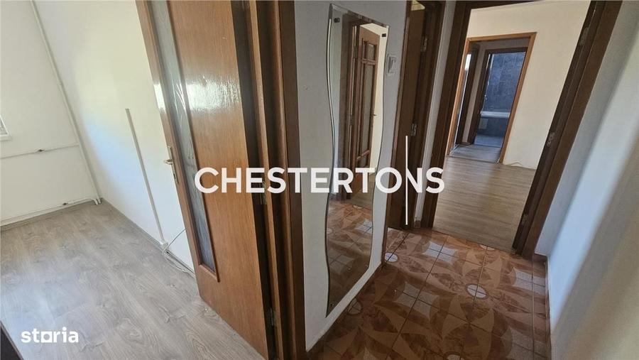 Apartament cu 3 camere semidecomandat în Gorjului