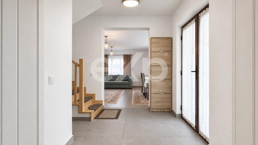 Casă individuală cu 5 camere cu Canalizare în Hărman