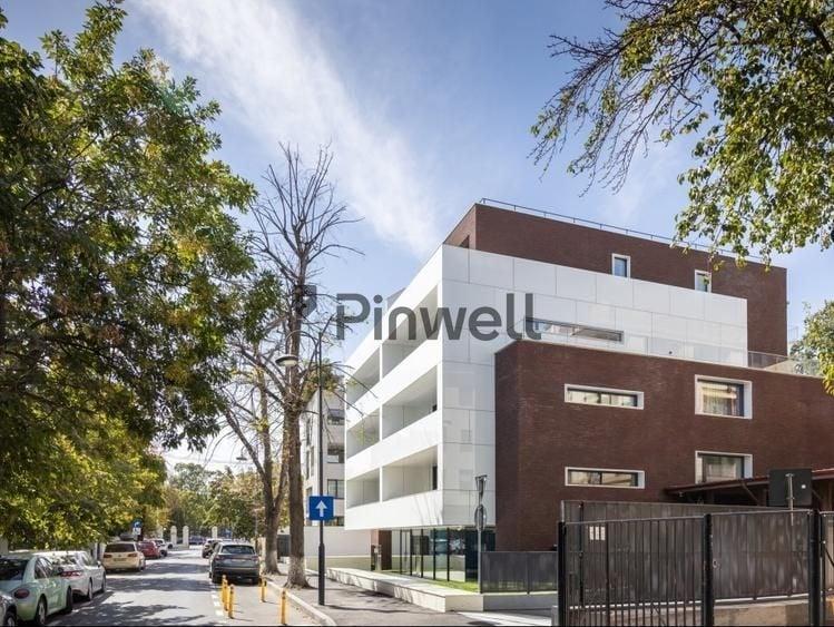 Apartament cu 4 camere decomandat în Dorobanți