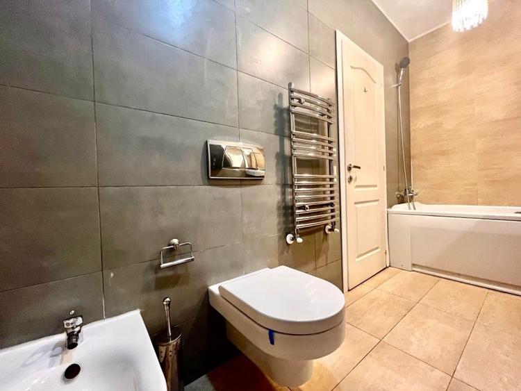 Apartament cu 2 camere semidecomandat în Universitate