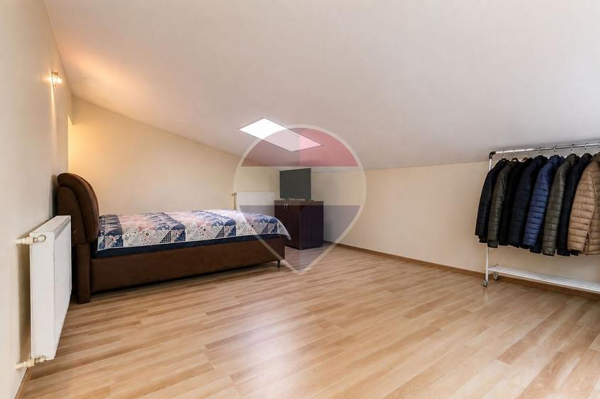Apartament cu 3 camere decomandat în Baza 3