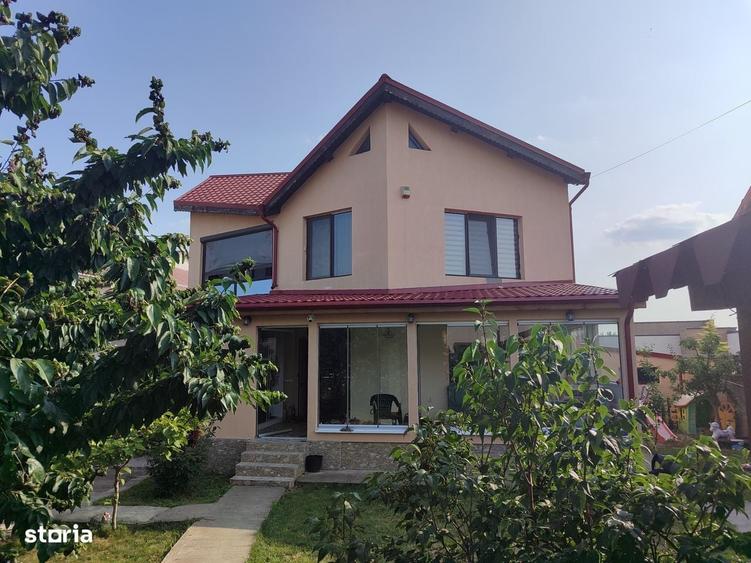 Casă cu 4 camere în Central
