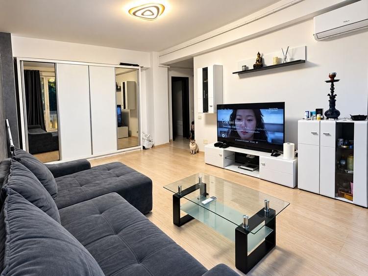 Apartament cu 2 camere decomandat în Roșu