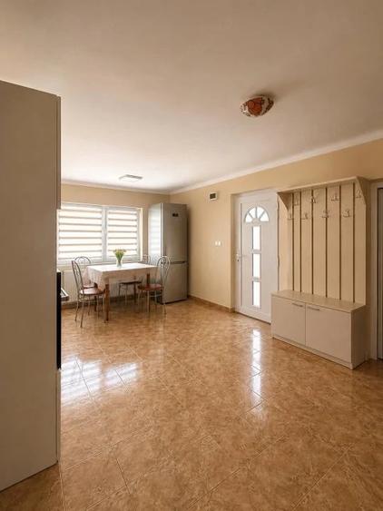 Casă cu 3 camere cu Teren 1731 Mp în Central