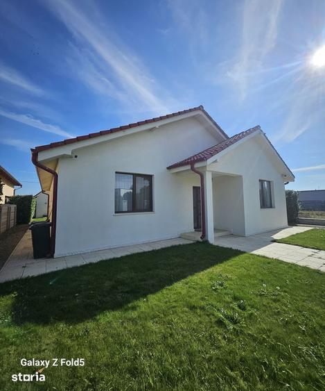 Casă cu 4 camere cu Teren 500 Mp în Sântandrei