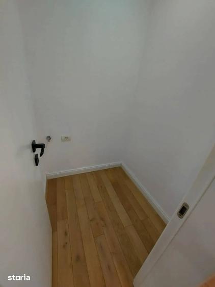 Apartament cu 3 camere decomandat în Polonă