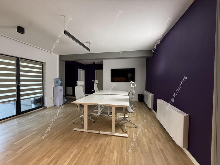 Apartament cu 3 camere semidecomandat, mobilat în Aradului