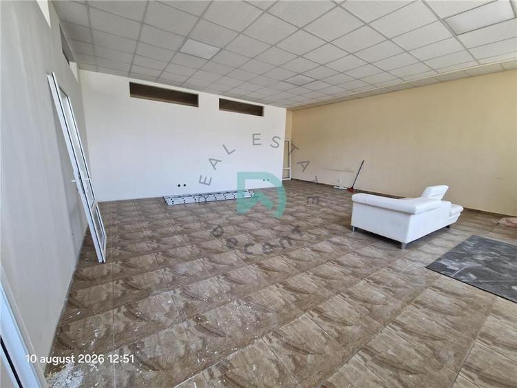 Spațiu comercial, de 130 mp, în Tractorul