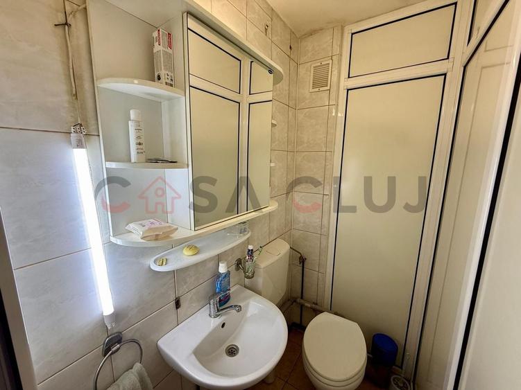 Apartament cu 4 camere semidecomandat, mobilat în Mănăștur