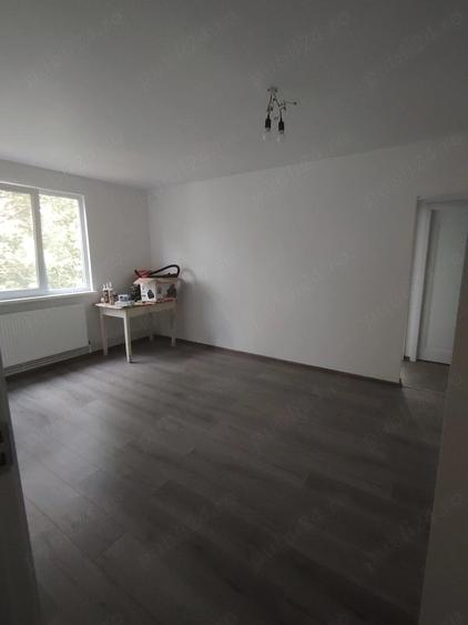 Apartament cu 2 camere semidecomandat în Micro 16