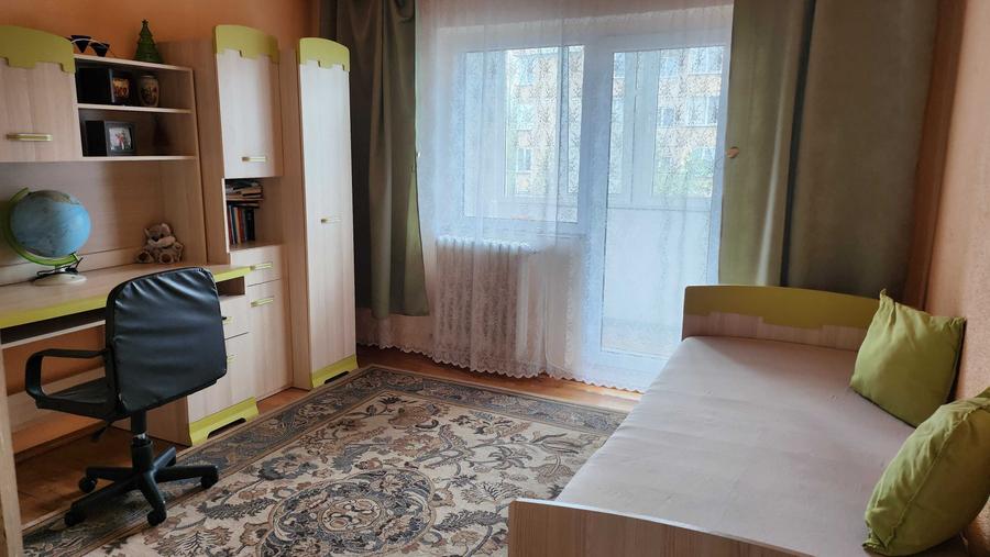 Apartament cu 3 camere decomandat în Republicii
