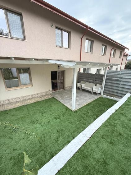 Apartament cu 3 camere semidecomandat, mobilat în Popas Păcurari