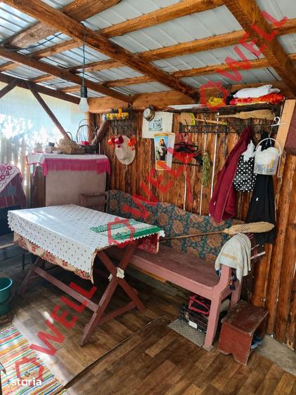 Casă cu 2 camere cu Teren 1832 Mp în Turia