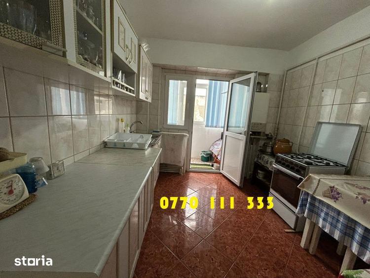Apartament cu 3 camere în Barieră