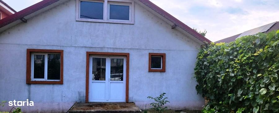 Casă cu 5 camere cu Teren 933 Mp în Mărăcineni